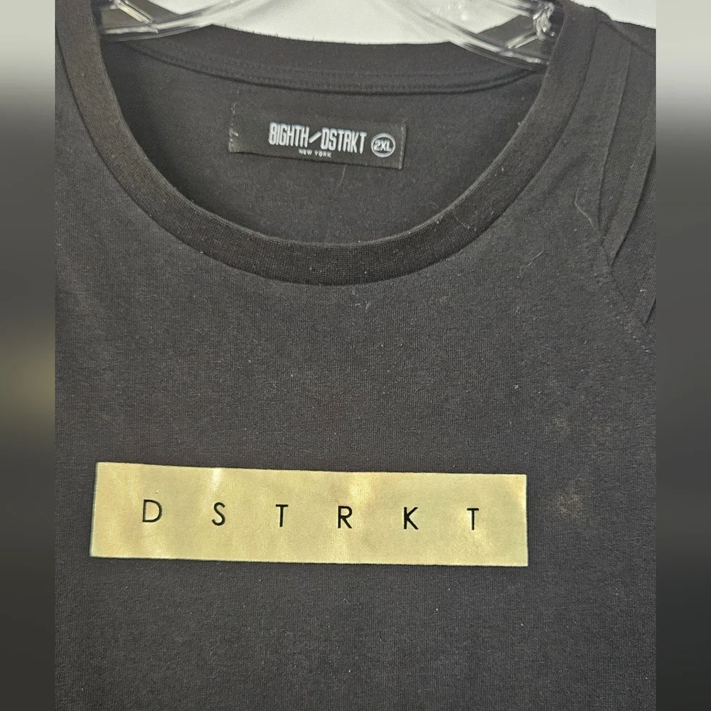 8ighth‎ Dstrkt black and gold t shirt size 2xl
